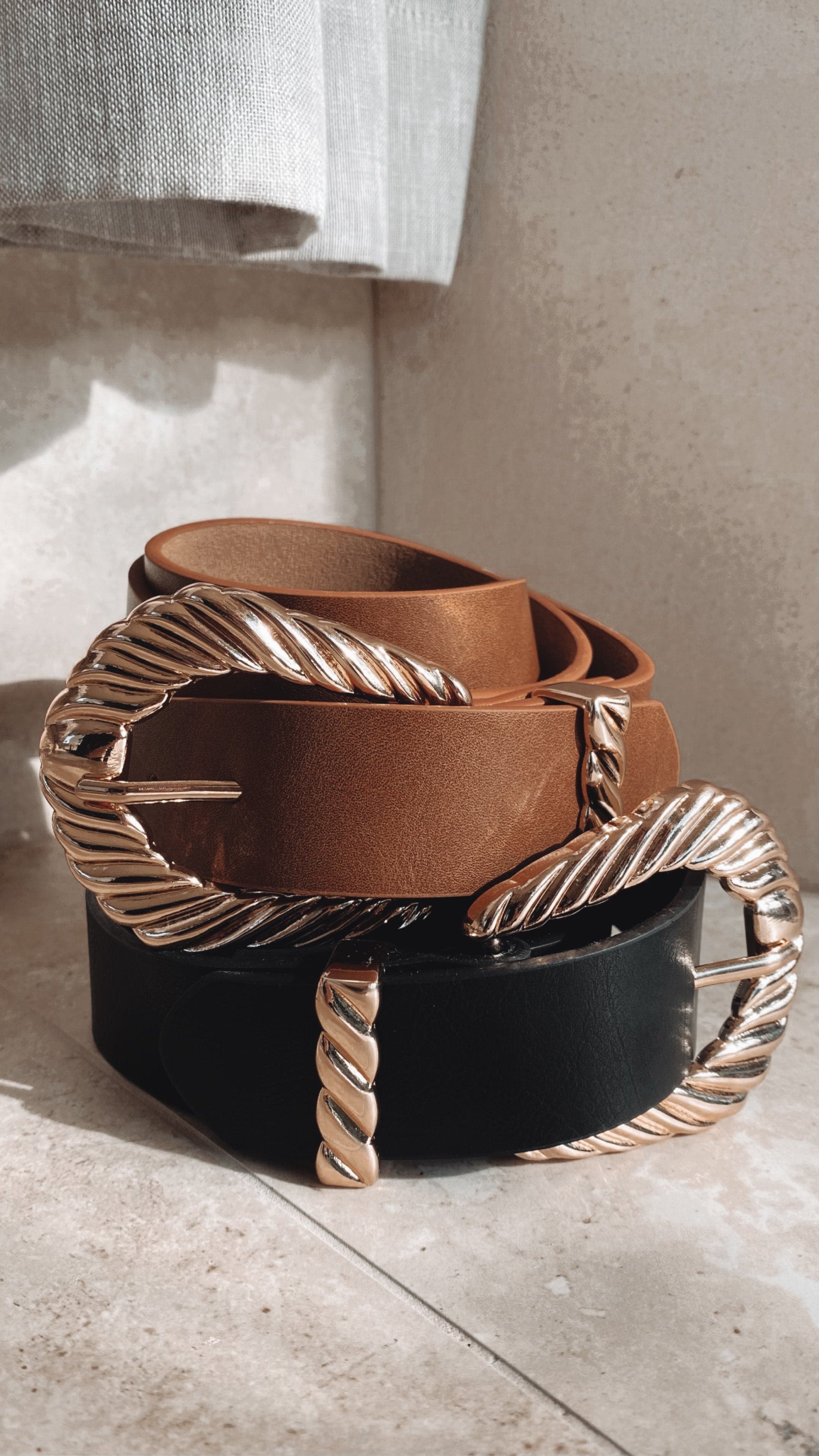 Amelie Twist Buckle Belt - Black/Gold - Image 10