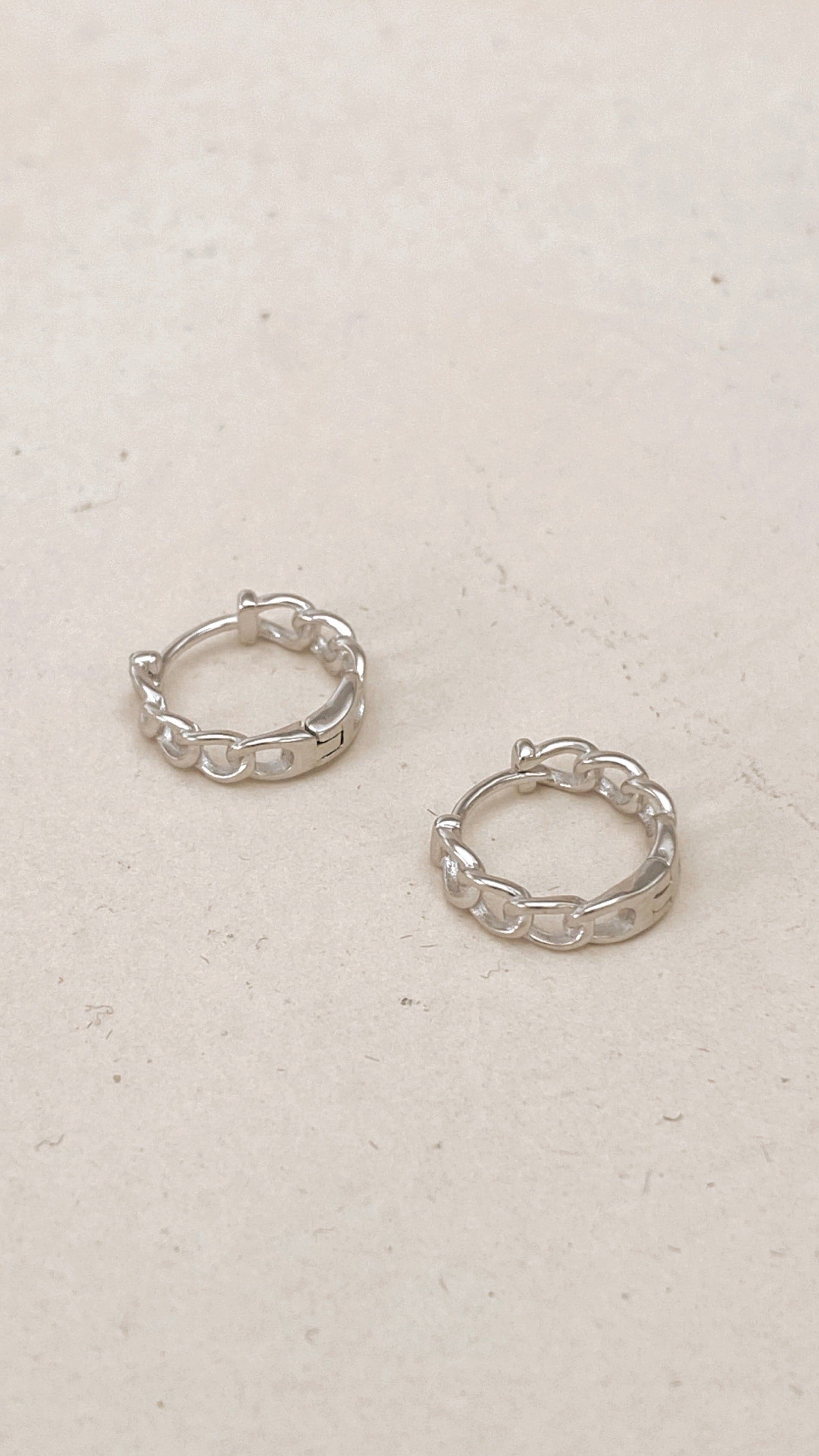 Chain Huggie - Silver - Image 6