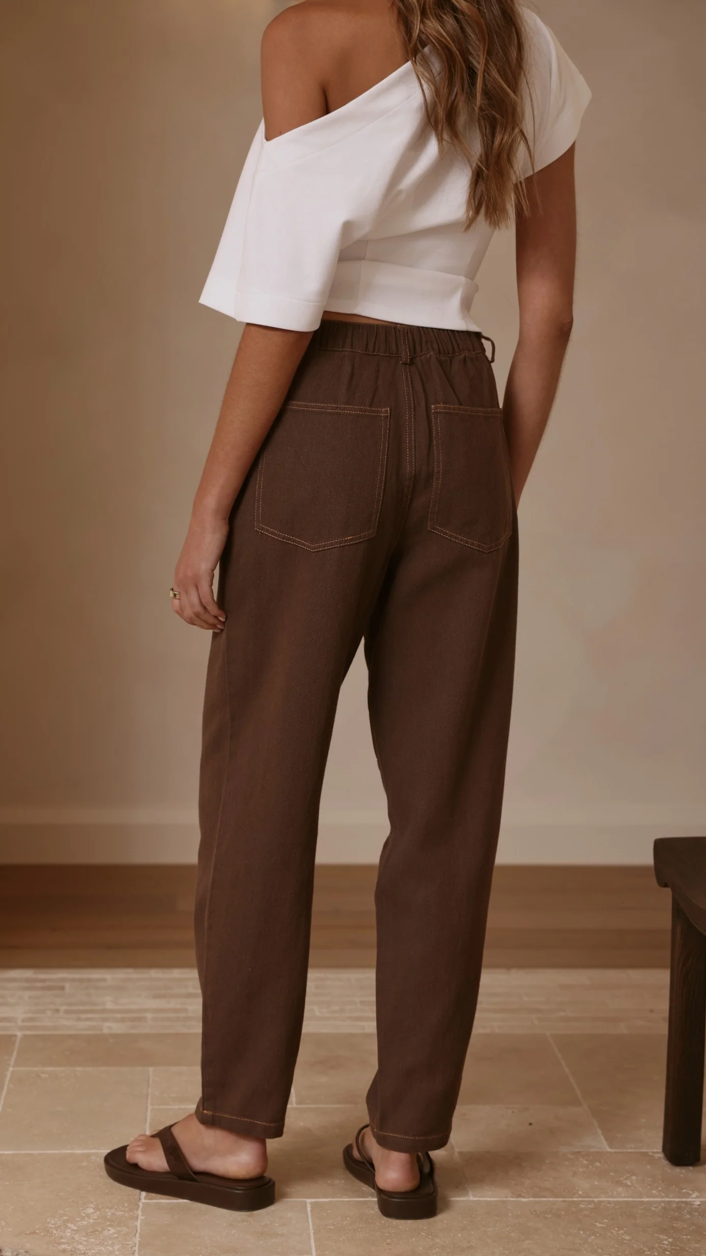 Cleora Barrel Jeans - Chocolate - Image 2