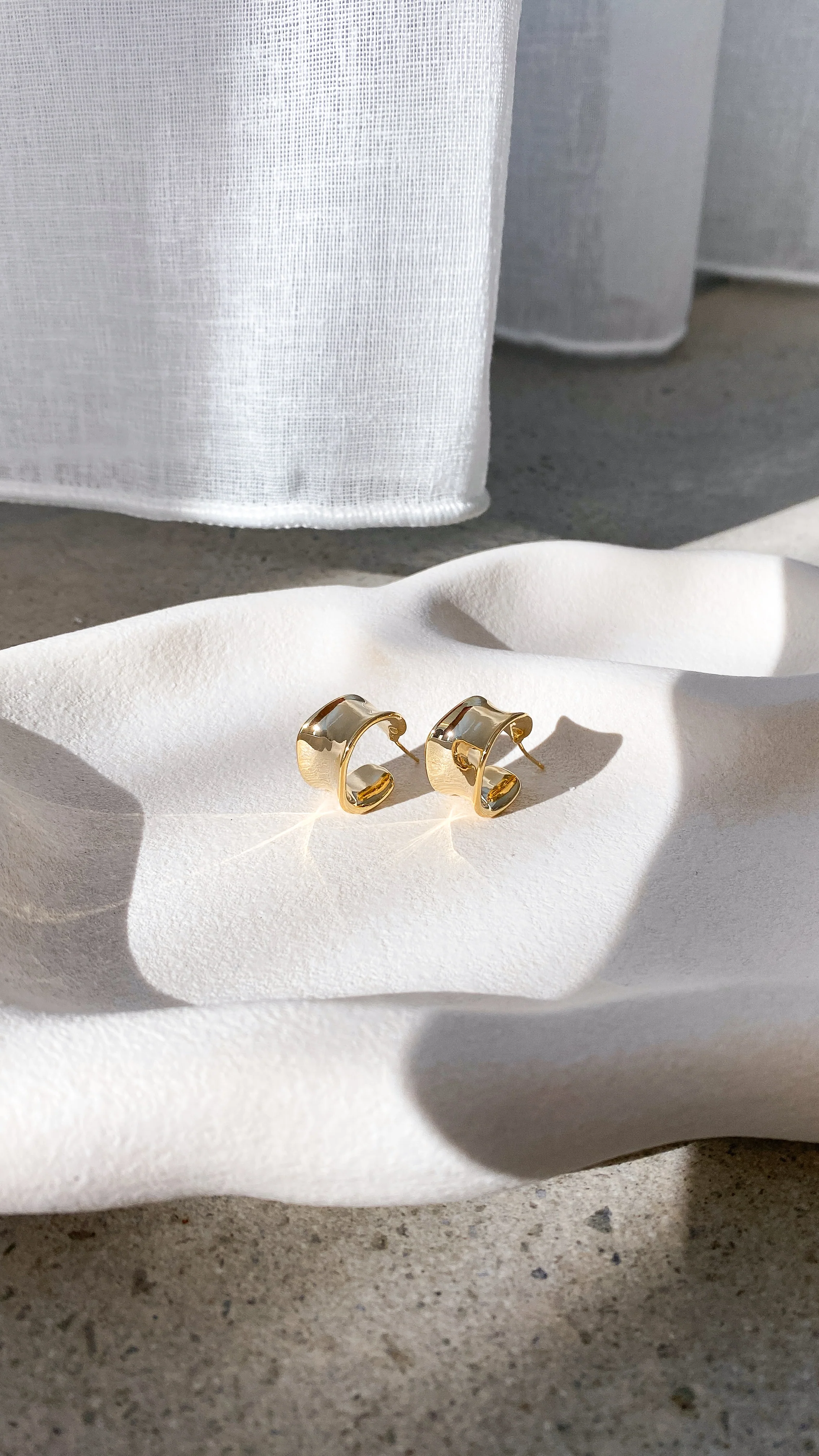 Erin Hoop Earrings - Gold - Image 3
