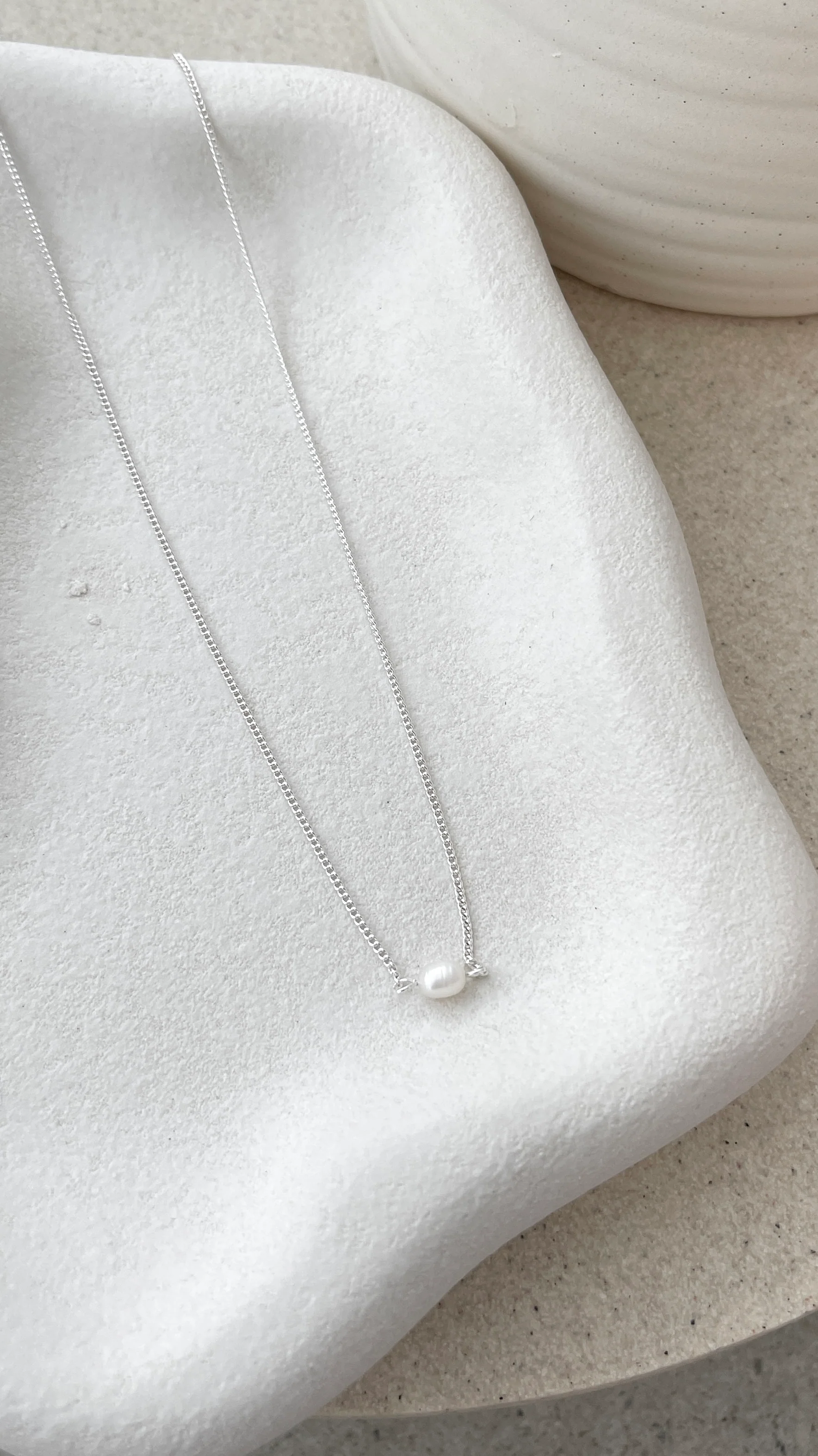 Kimmy Necklace - Silver/Pearl - Image 9