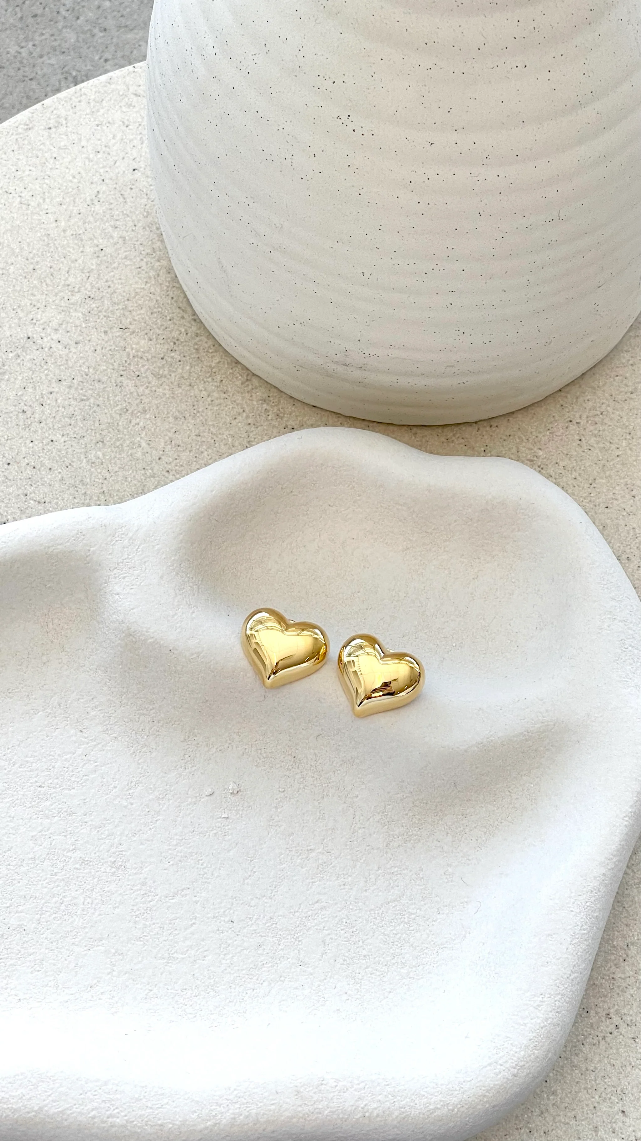 Neve Heart Earrings - Gold - Image 4