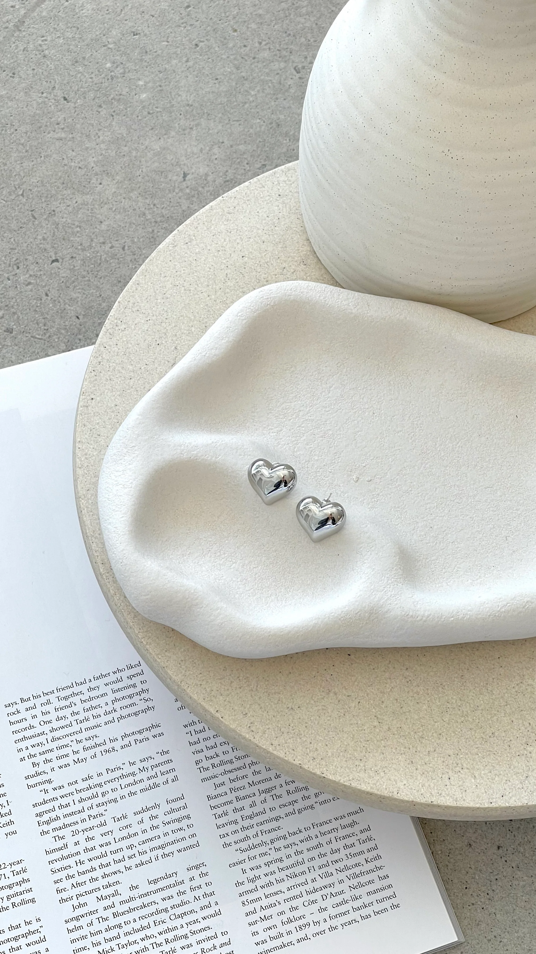 Neve Heart Earrings - Silver - Image 3