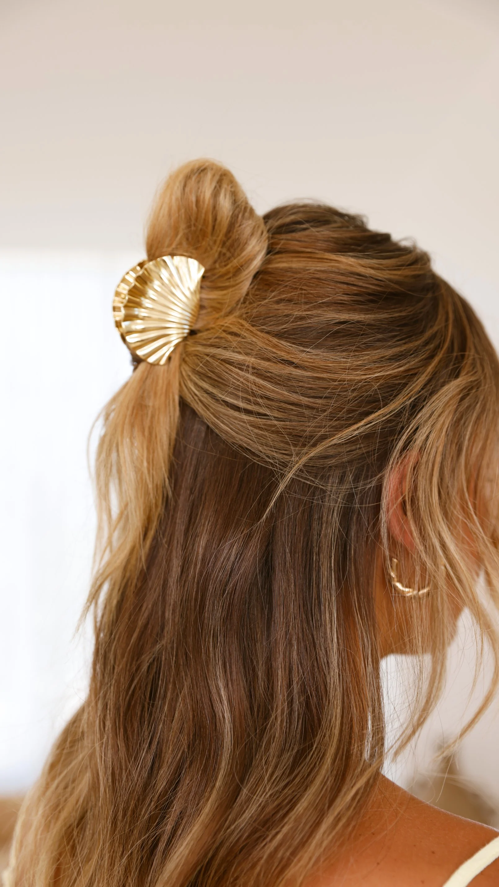 Shell Claw Clip - Gold - Image 2