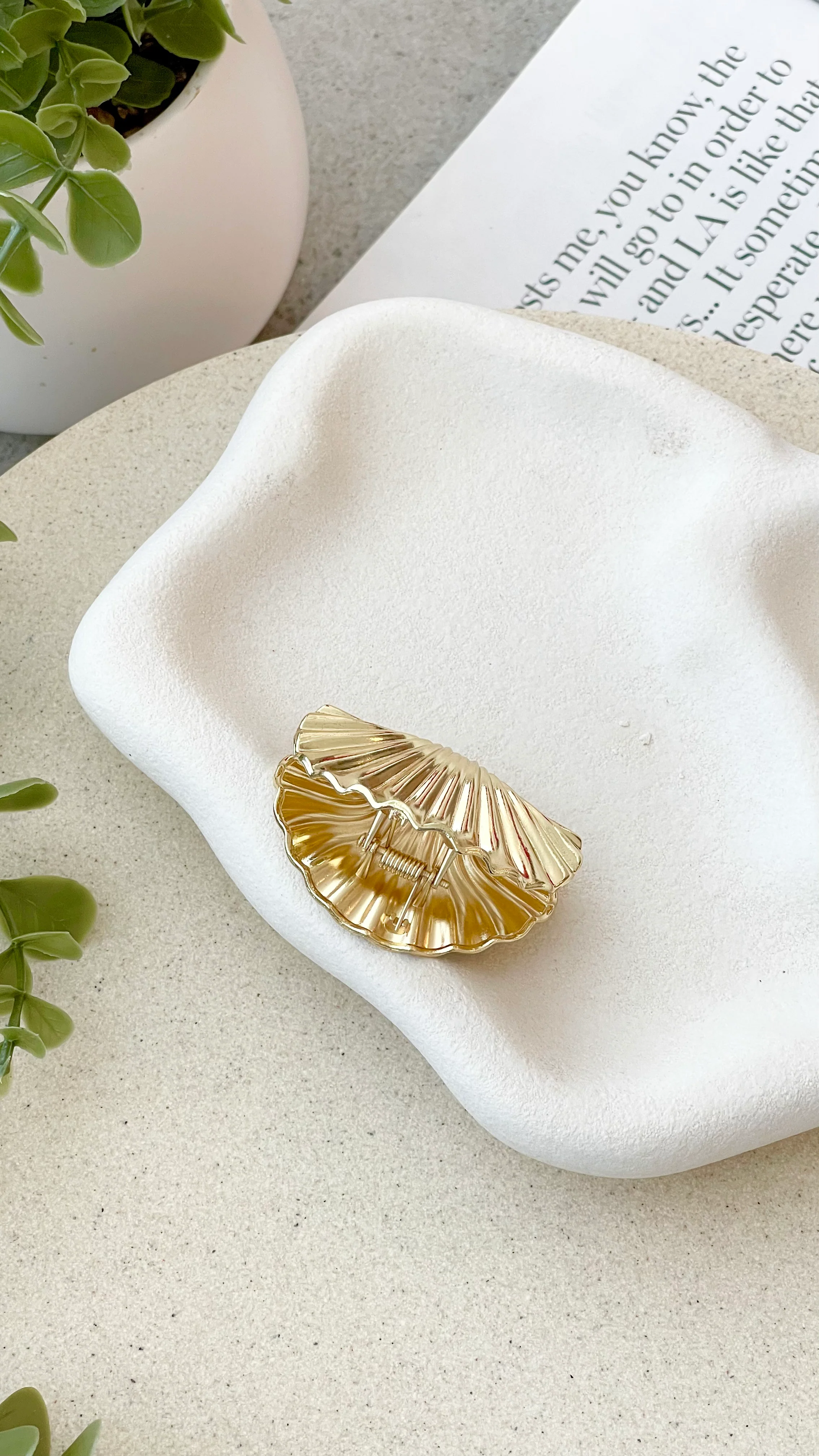 Shell Claw Clip - Gold - Image 4