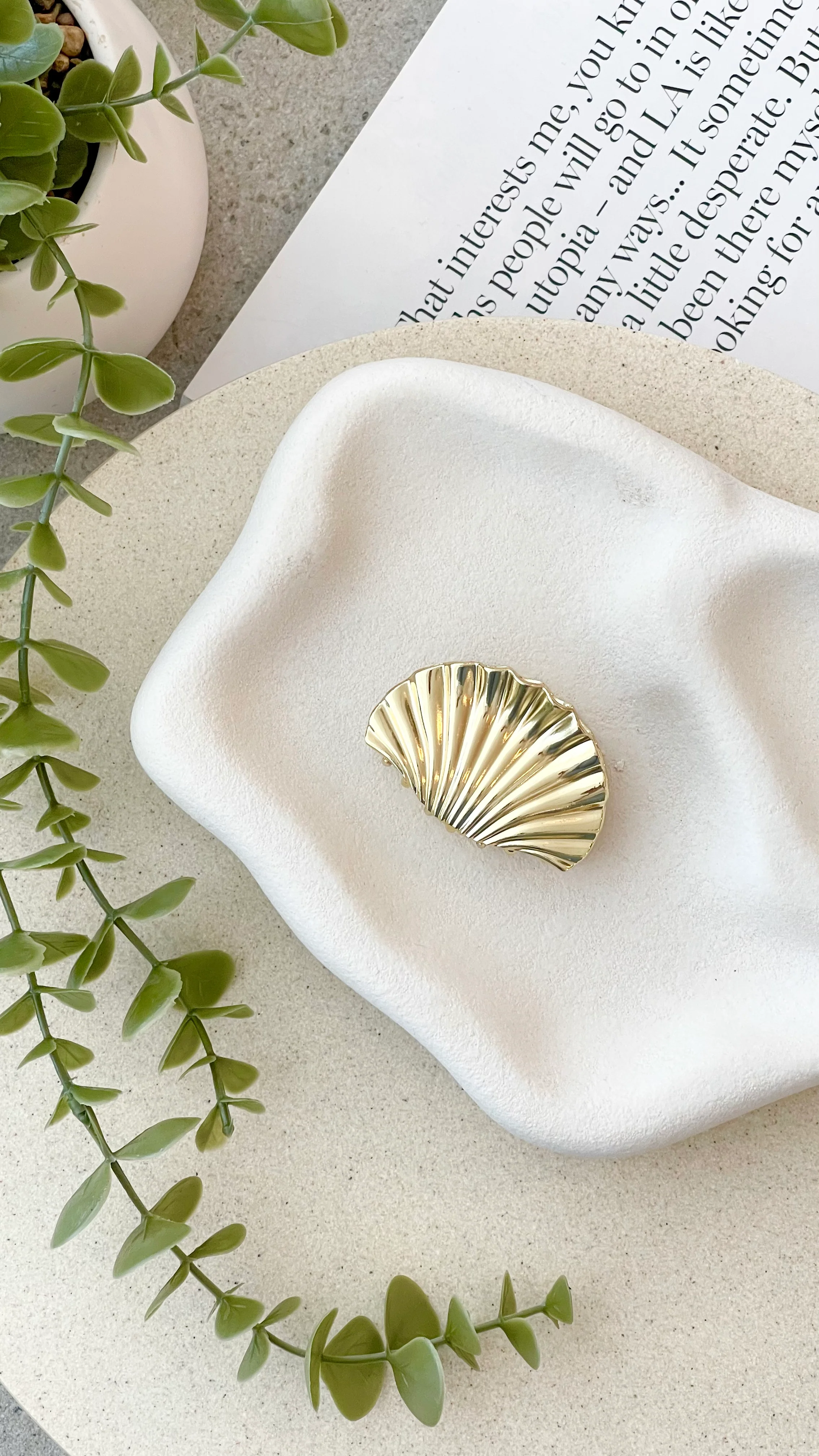 Shell Claw Clip - Gold - Image 5