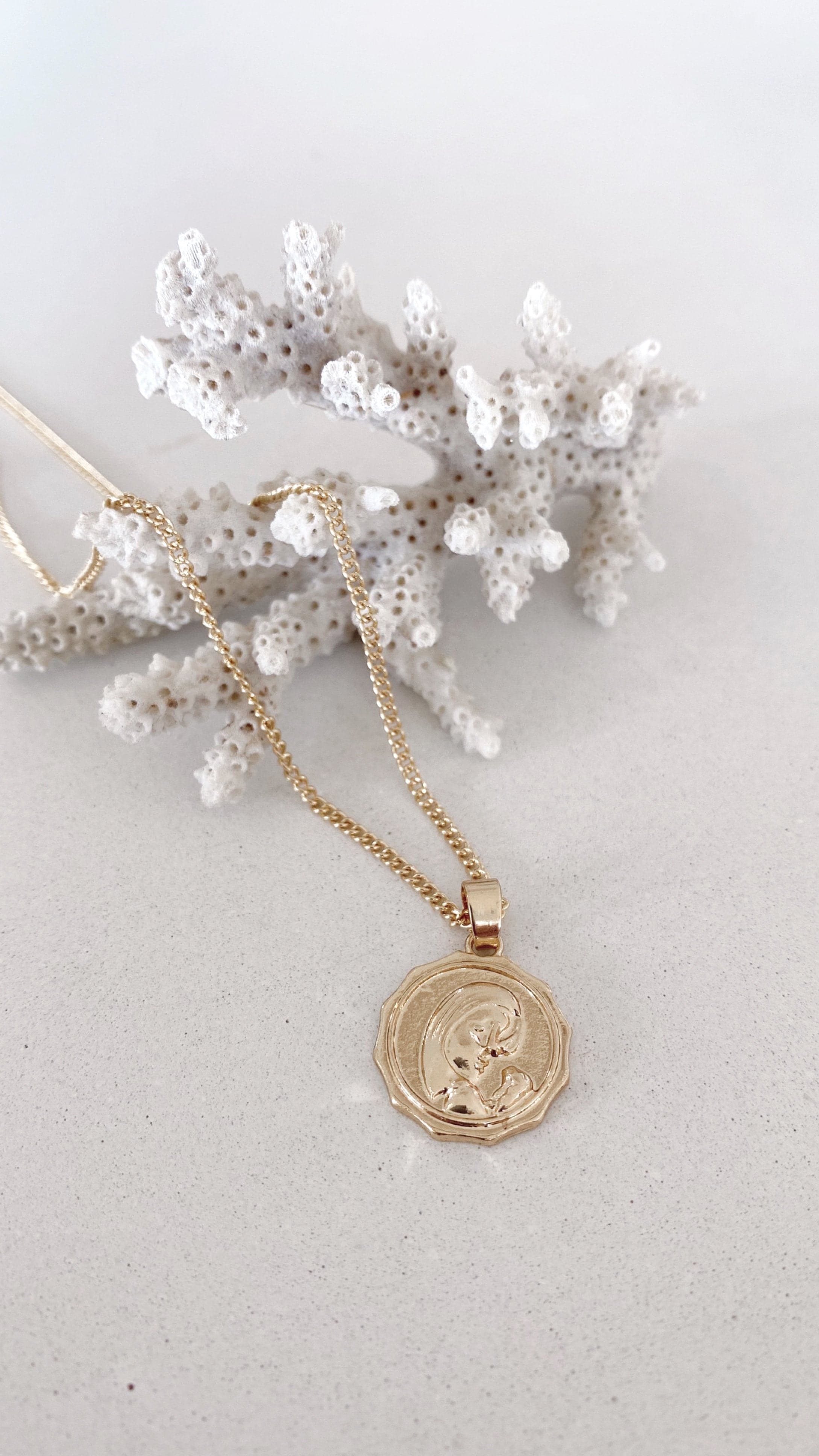 Sierra Fine Necklace Set - Gold - Image 16
