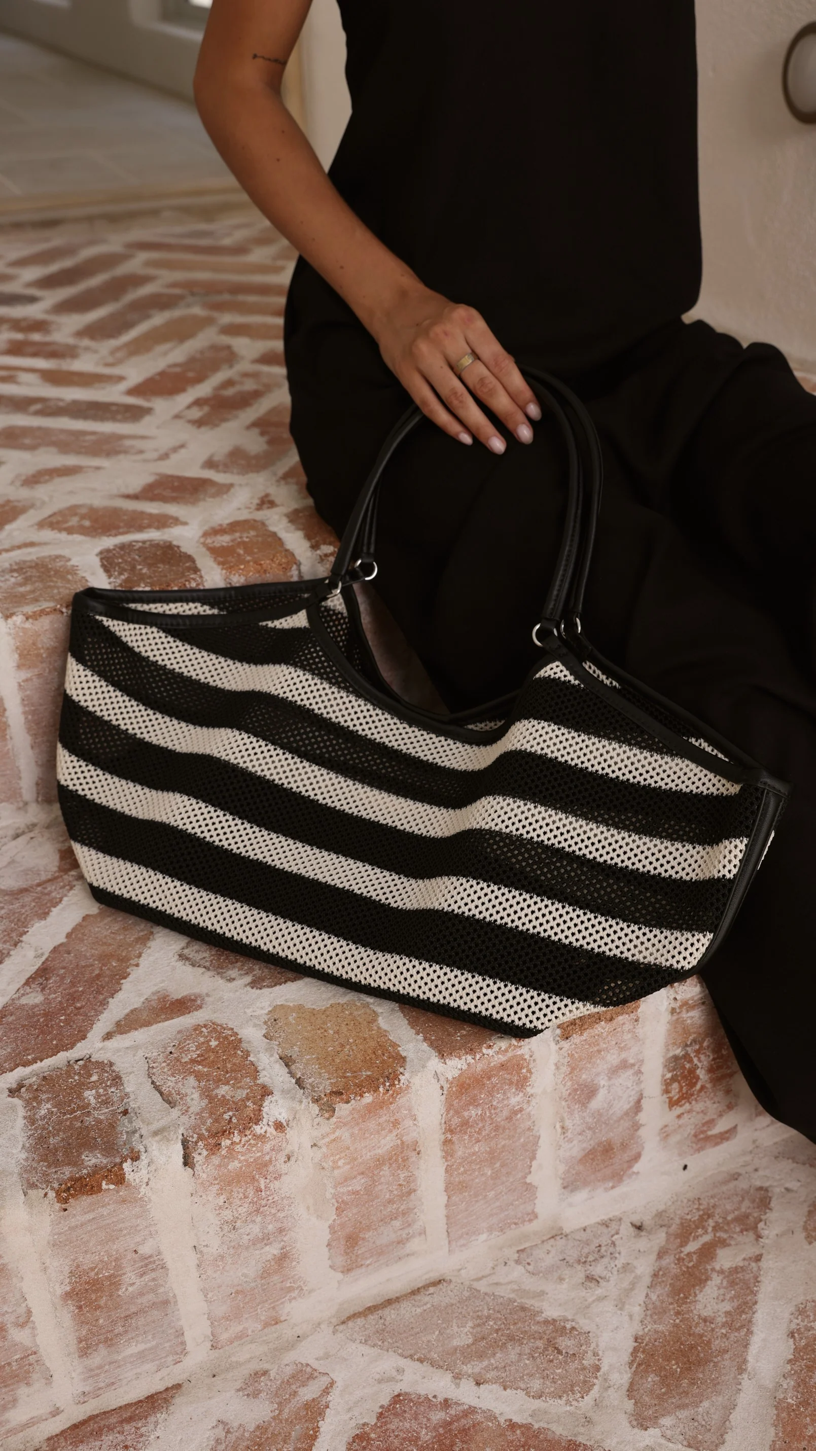 Sporty Weave Tote - Black/Natural - Image 3
